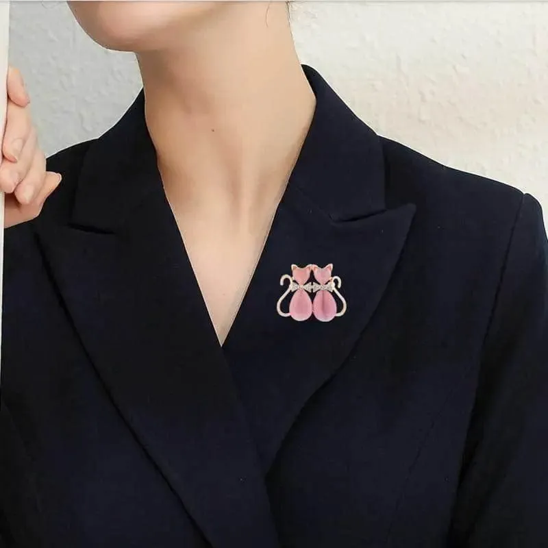 🌟 Elegant Cat Brooch with Diamond Look - Purr-fectly Stylish 🌟