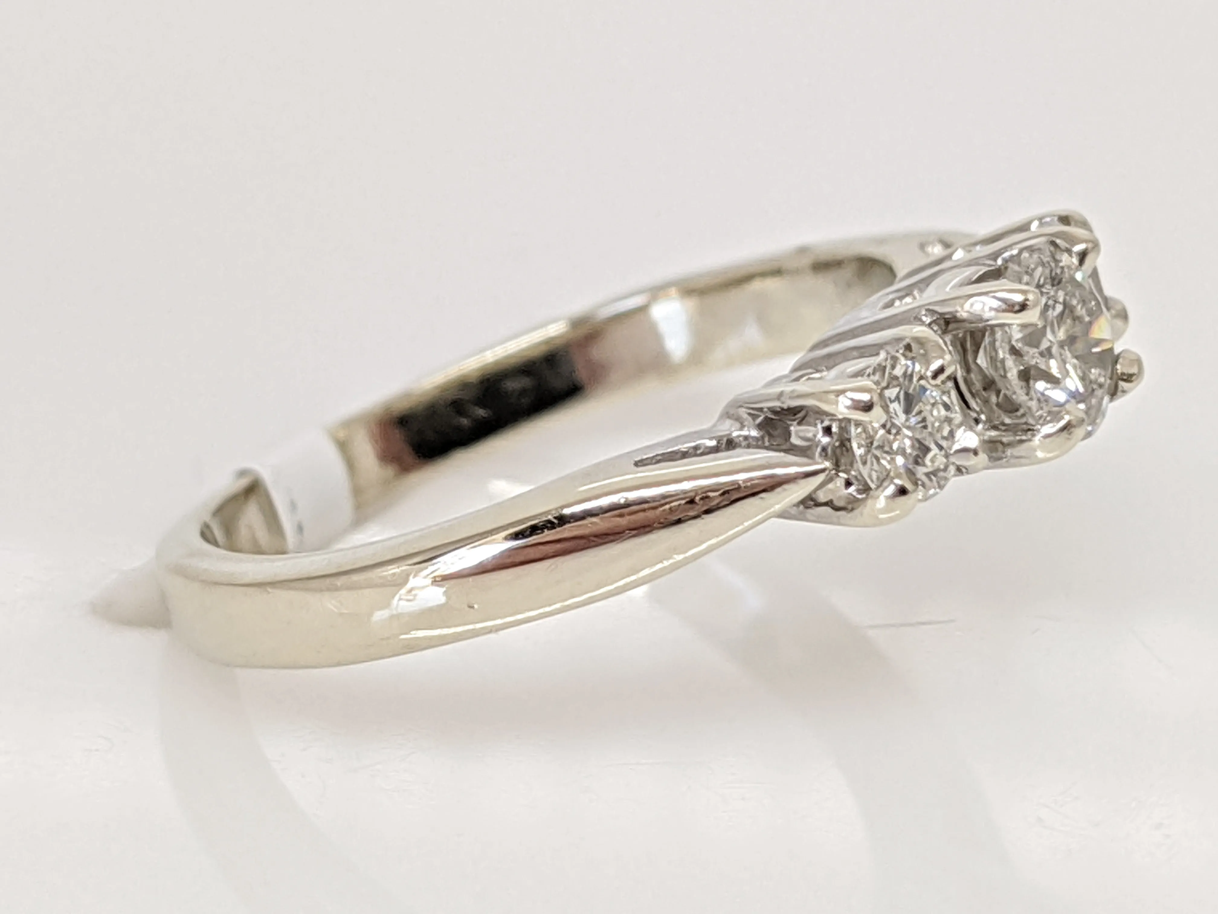 14K WHITE .40 CARAT TOTAL WEIGHT SI2 I DIAMOND ROUND (3) TRINITY ESTATE RING 2.7 GRAMS