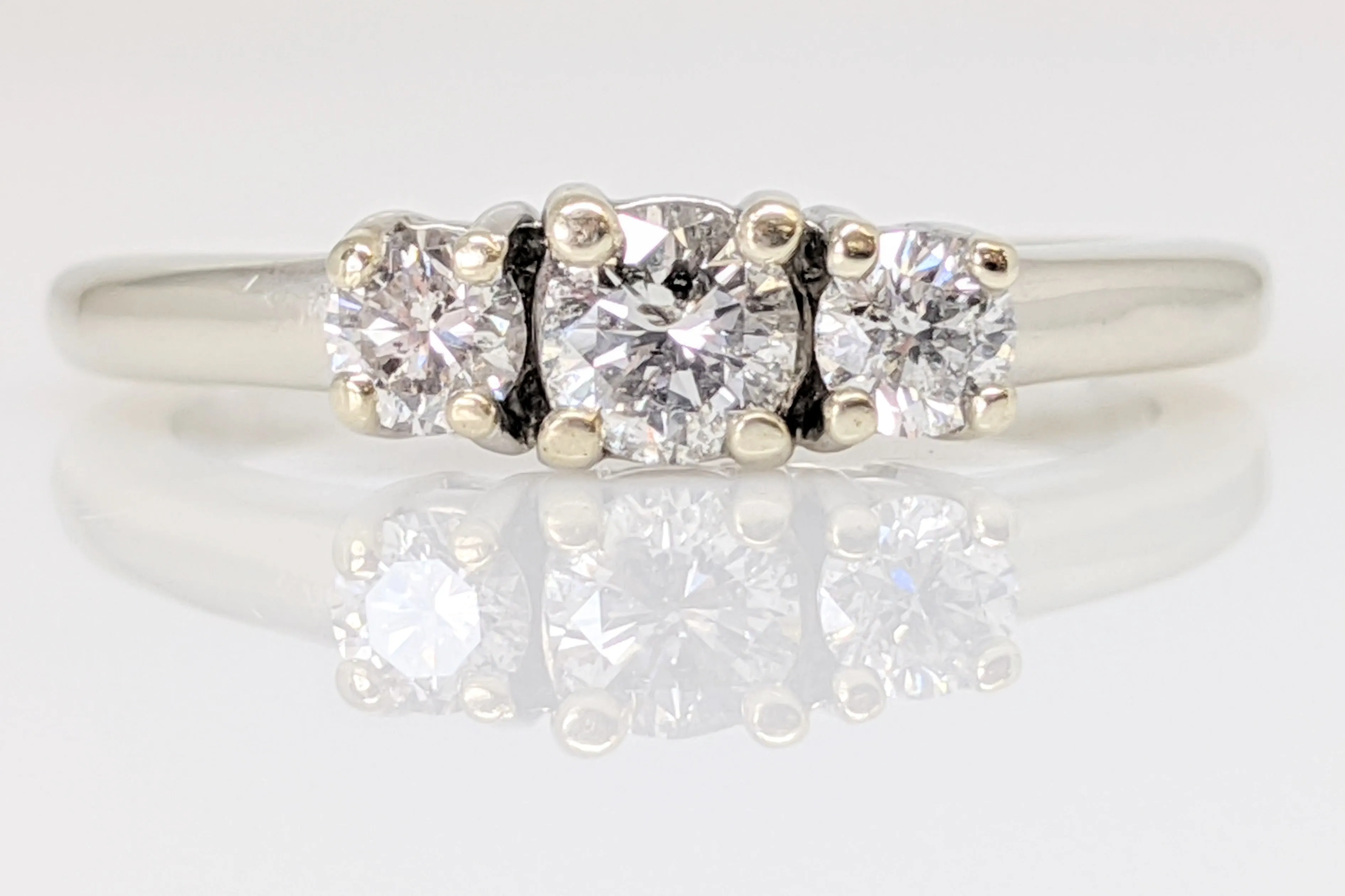 14K WHITE .47 CARAT TOTAL WEIGHT I1 I DIAMOND ROUND (3) TRINITY ESTATE RING 3.3 GRAMS