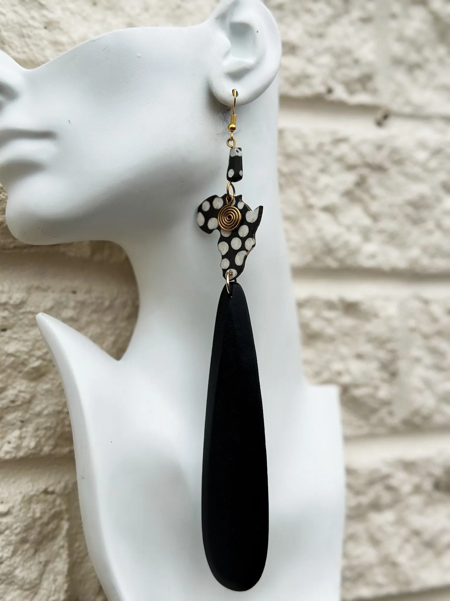 Alkebulan polka dot Drop Earrings