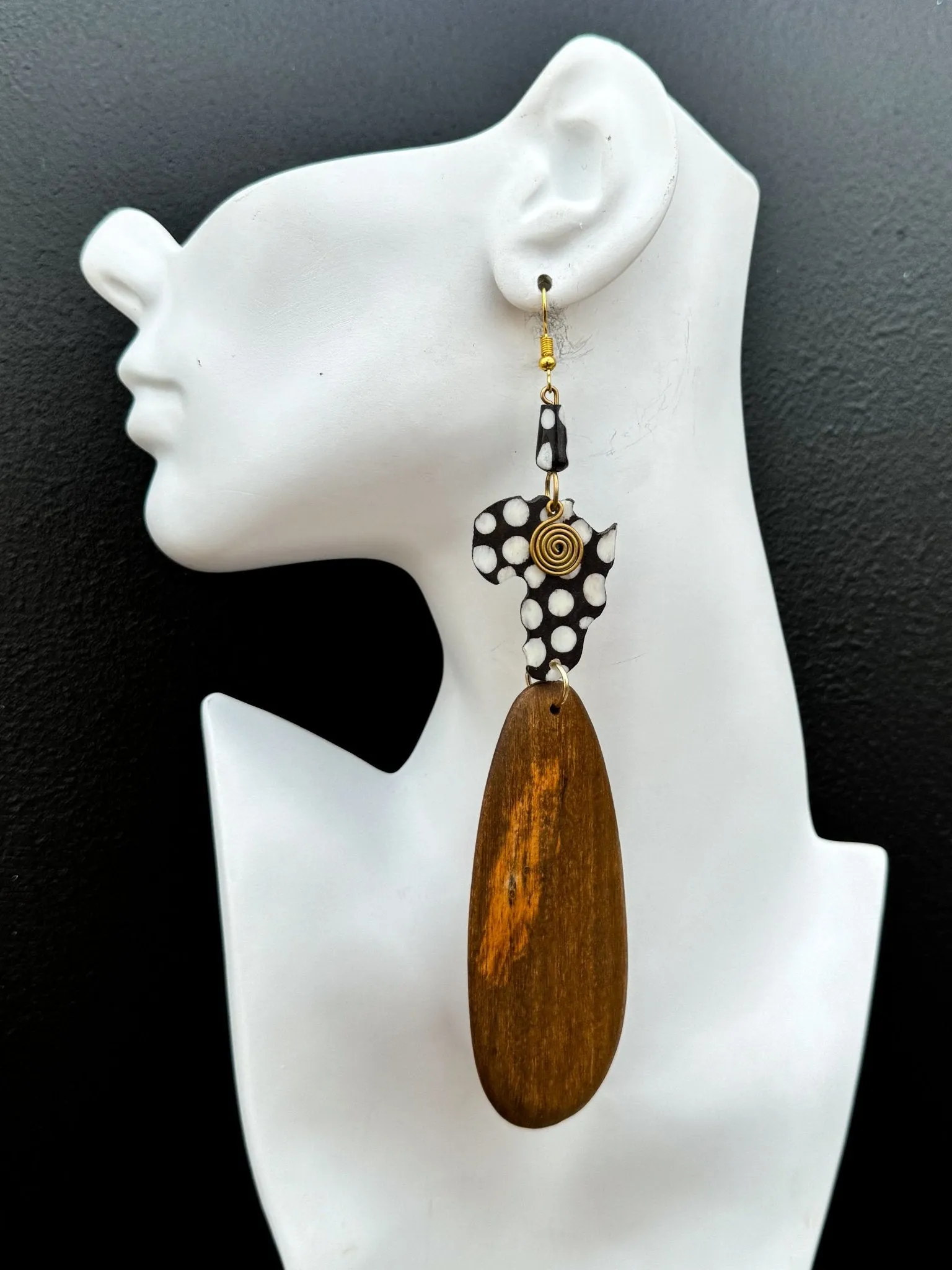 Alkebulan polka dot Drop Earrings