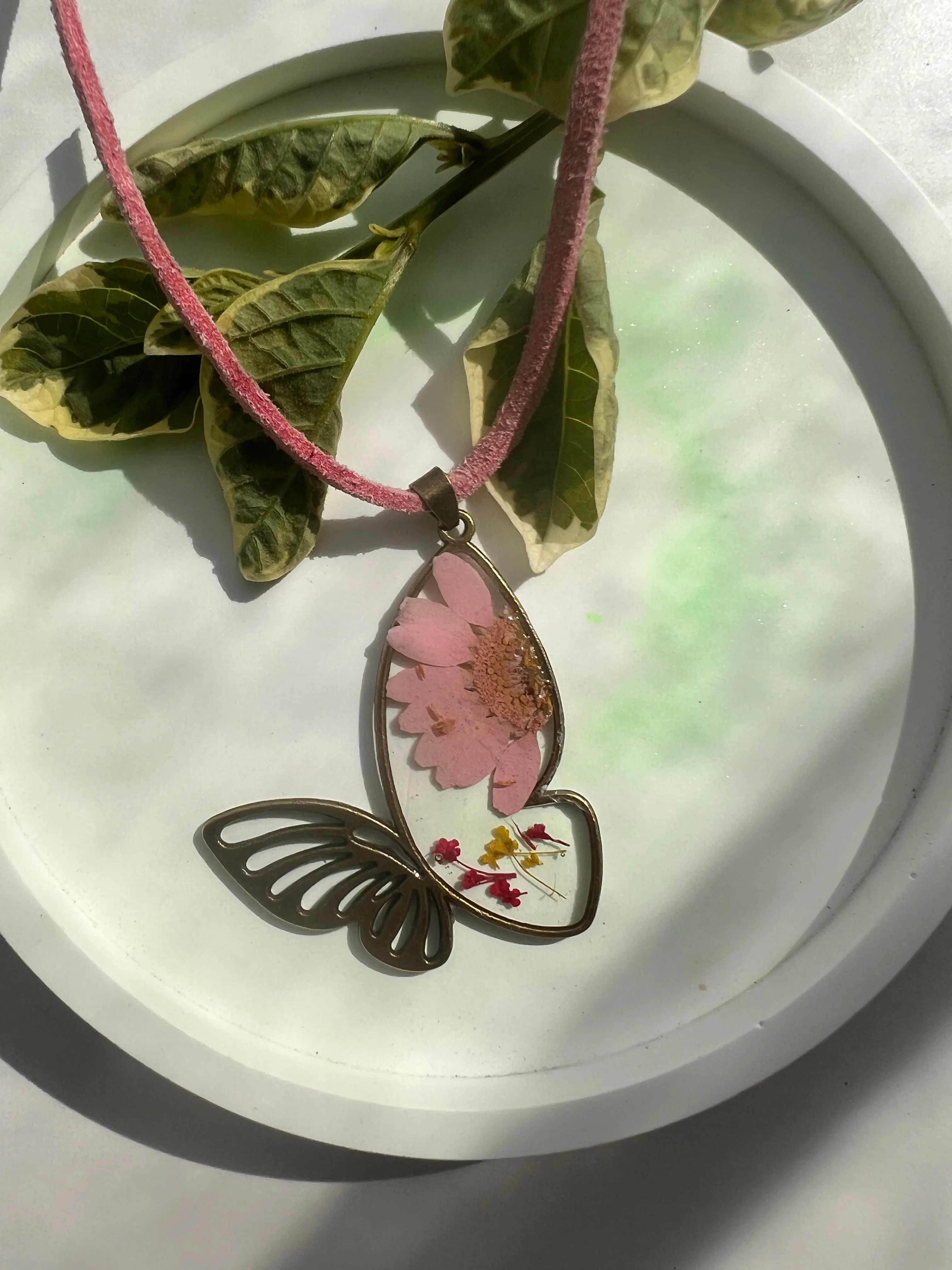 Daisy Flower Garden Resin Necklace