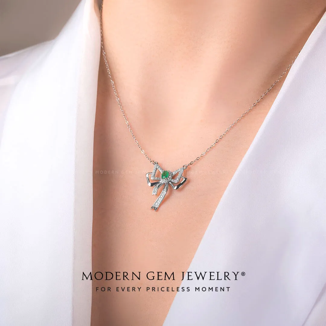 Emerald and Diamond Necklace Ribbon Design