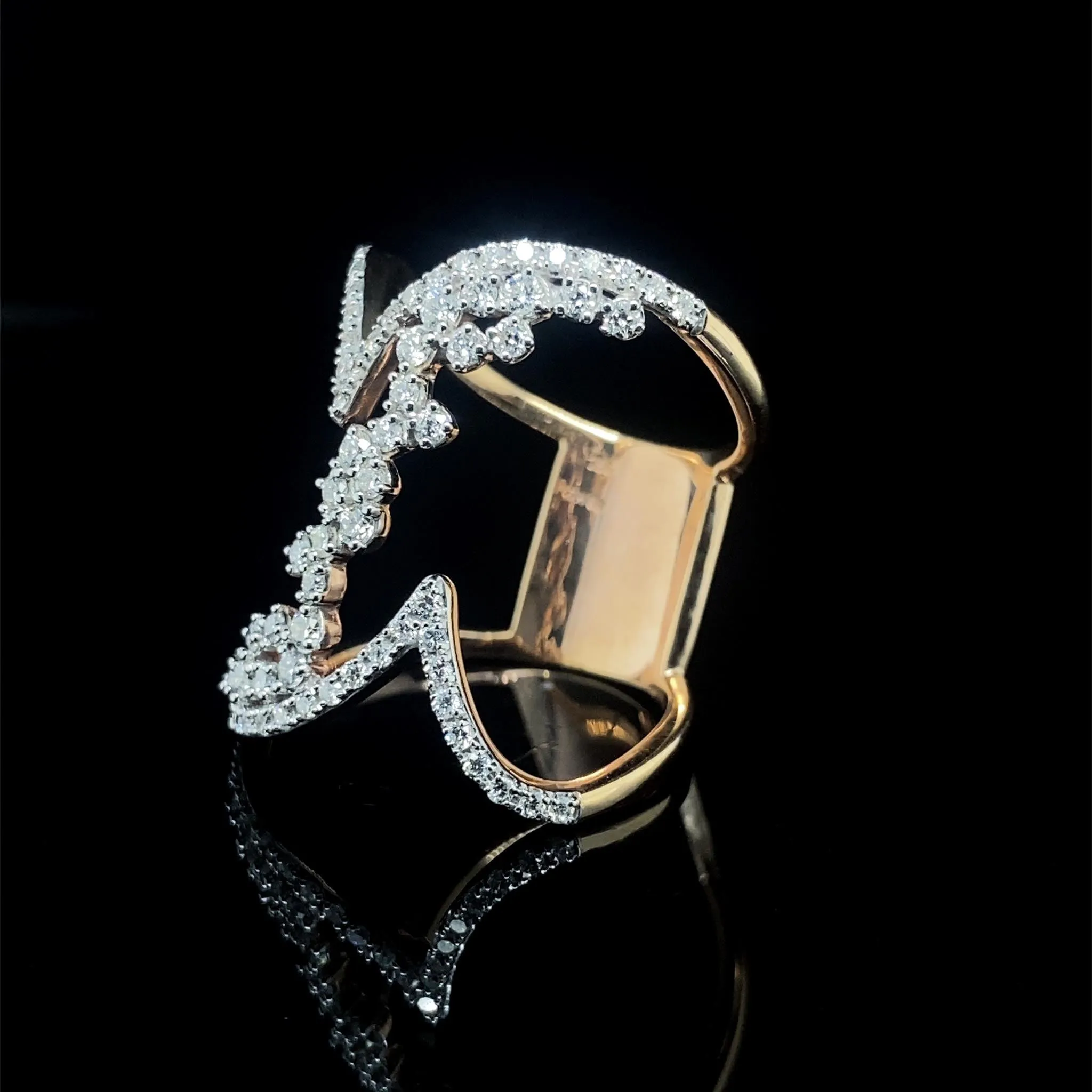 #LVNA2024 | Round Stack Cluster Paved Statement Diamond Ring 18kt