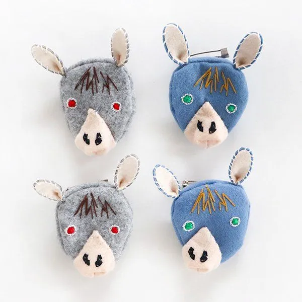 pokefasu pokefasu 3D face brooch donkey felt brooch badge