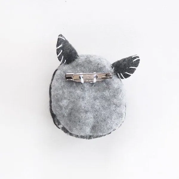 pokefasu pokefasu 3D face brooch wolf man felt brooch badge