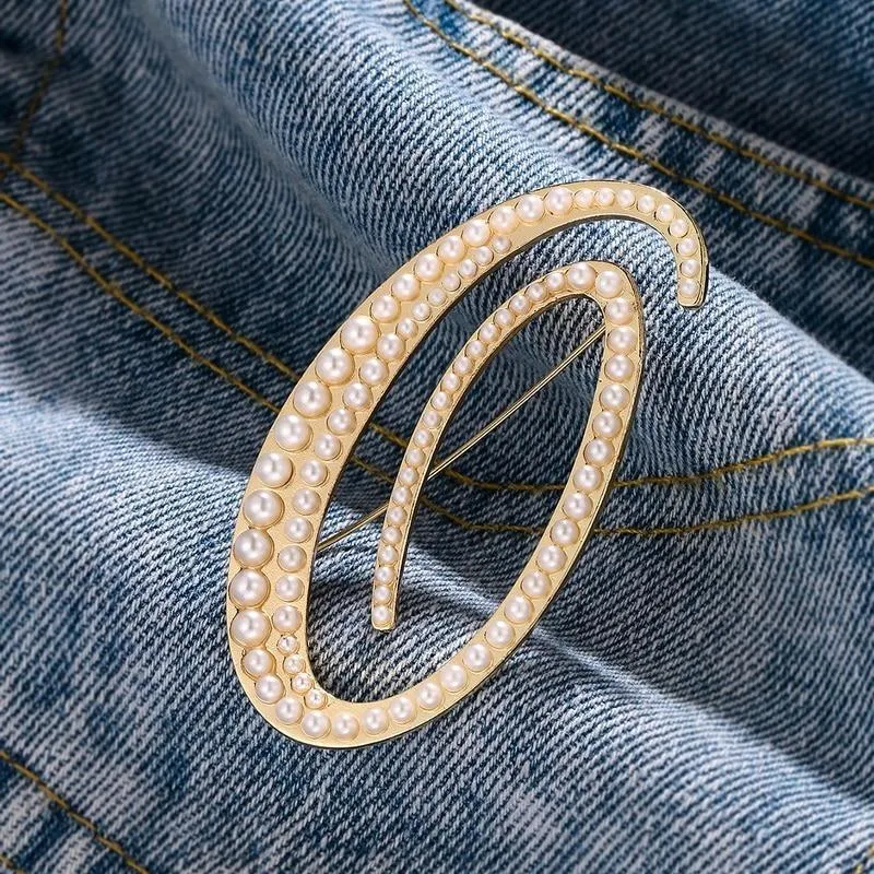 Precious Pearl Embedded Personalized A-Z Initial Letter Brooch Pins