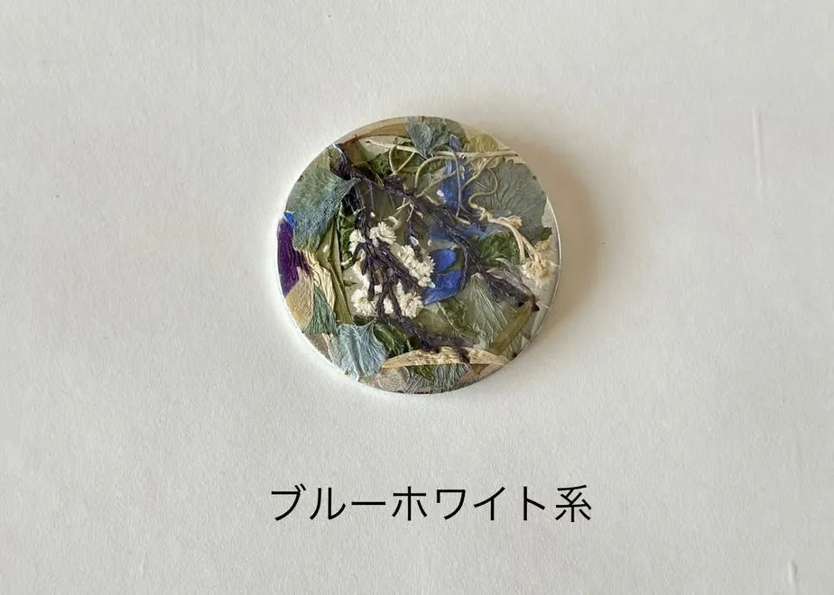 Sustainable flower brooch