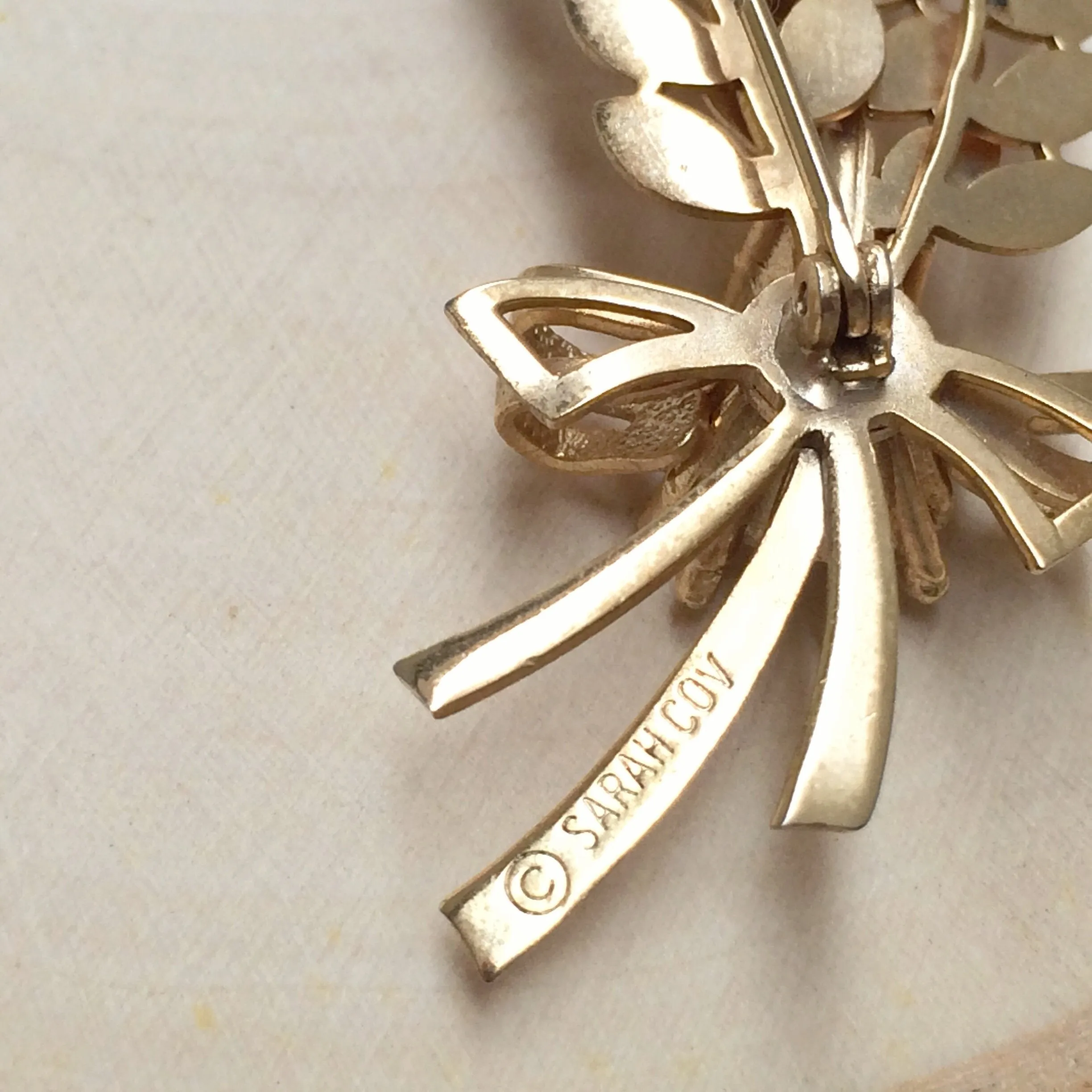 Vintage Sarah Coventry Wheat Sheath with faux Rhinestone Goldtone Brooch